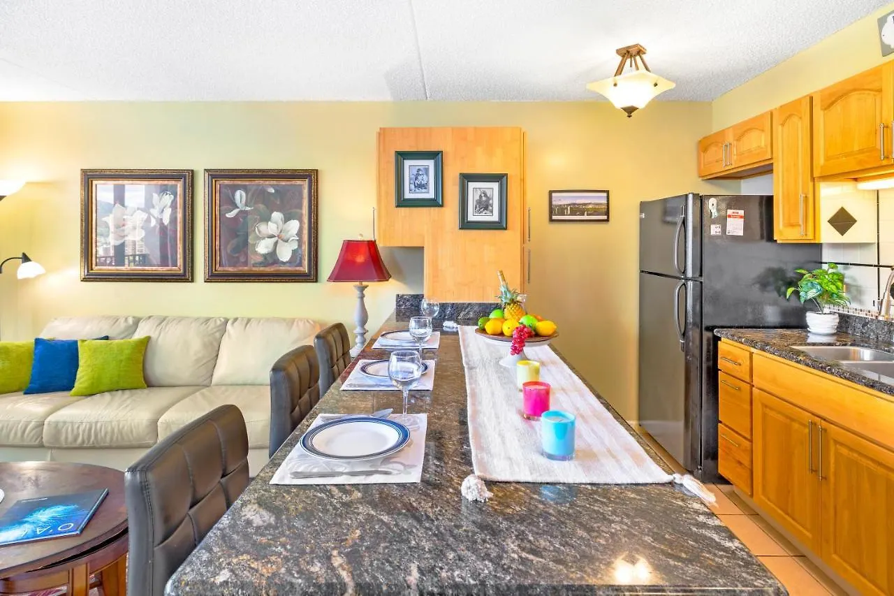 Stylish Condo With Mountain Views In Waikiki Banyan! Honolulu United States