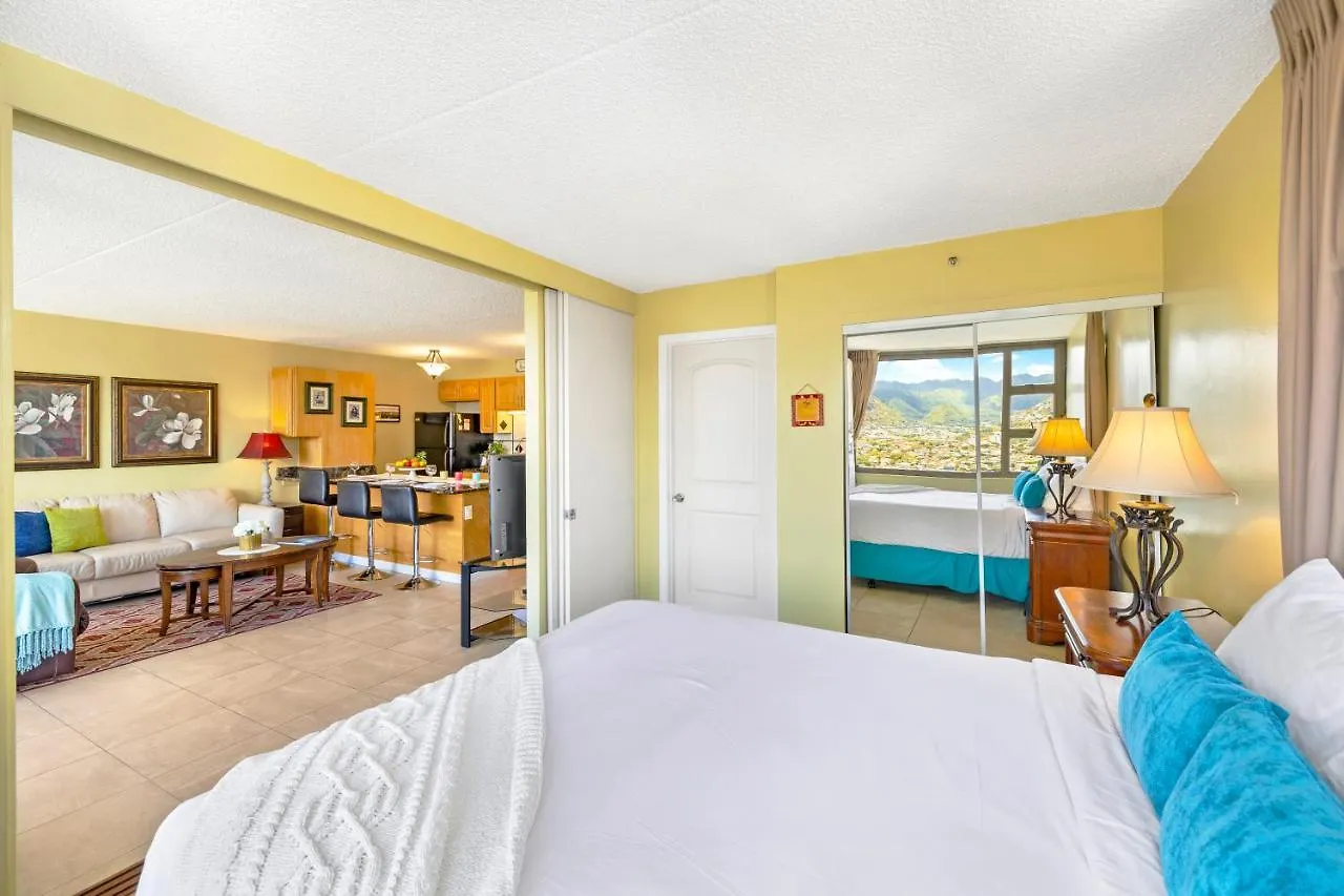 Stylish Condo With Mountain Views In Waikiki Banyan! Honolulu 0*,