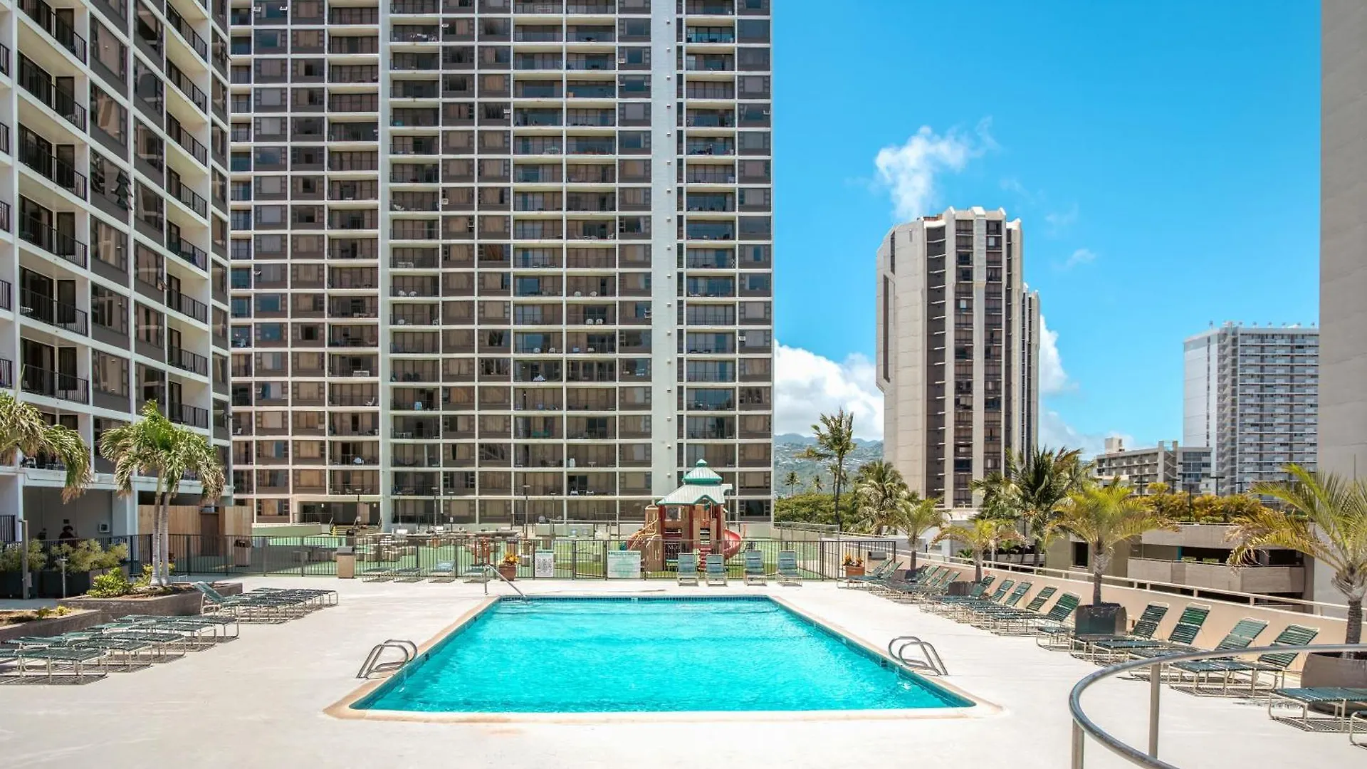 Stylish Condo With Mountain Views In Waikiki Banyan! Honolulu United States